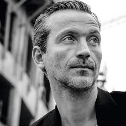 Foto di Olivier Norek