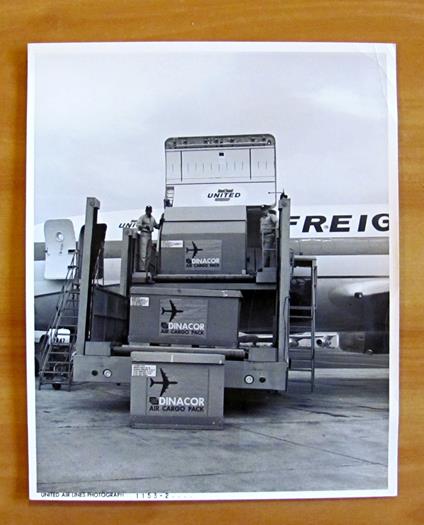 FOTO Archivio AEREO UNITED AIR LINES Cargo - Anni '60 - copertina
