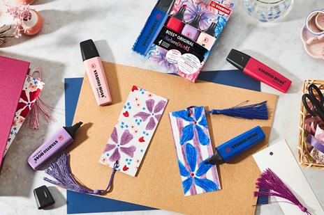 Evidenziatore - STABILO BOSS ORIGINAL NatureCOLORS Wildflower - Astuccio da 4 - Cipria/Blu elettrico/Giglio Viola/Borgogna - 5