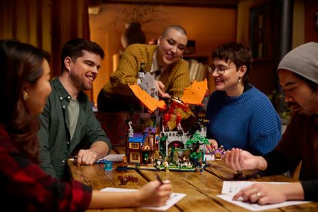 LEGO Ideas (21348). Dungeons & Dragons: Il racconto del Drago Rosso. Esclusiva - 11
