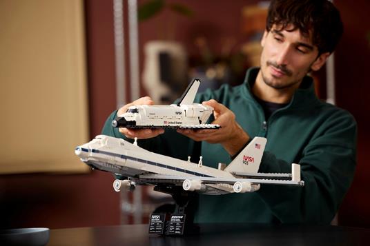 LEGO Icons (10360). Trasportatore di shuttle. Esclusiva - 6