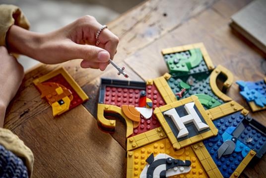 LEGO Harry Potter (76462). Stemma della Casa di Hogwarts - 3