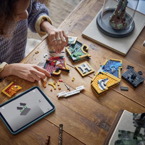 LEGO Harry Potter (76462). Stemma della Casa di Hogwarts - 5