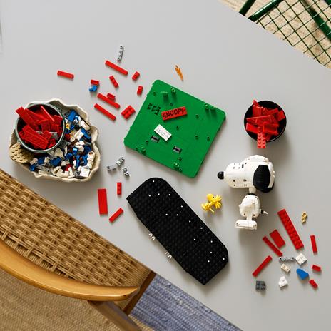 LEGO (21368). Peanuts: la Cuccia di Snoopy - 4