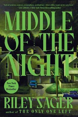 Middle of the Night: A Novel - Riley Sager - cover