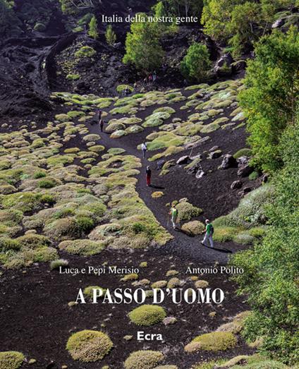 A passo d'uomo. Ediz. a colori - copertina